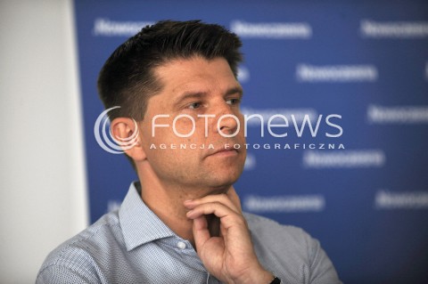  14.08.2015 WARSZAWA<br />RYSZARD PETRU PRZEDSTAWIA NOWE LOGO STOWARZYSZENIA NOWOCZESNA<br />N/Z RYSZARD PETRU<br /> 