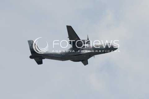  15.08.2015 WARSZAWA<br />OBCHODY SWIETA WOJSKA POLSKIEGO<br />DEFILADA POLSKICH SIL POWIETRZNYCH NAD WARSZAWA<br />N/Z SAMOLOT TRANSPORTOWY CASA C-295 C295 C 295<br /> 