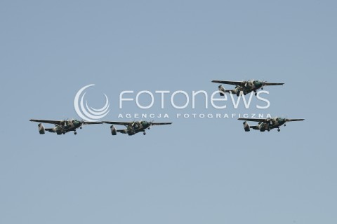  15.08.2015 WARSZAWA<br />OBCHODY SWIETA WOJSKA POLSKIEGO<br />DEFILADA POLSKICH SIL POWIETRZNYCH NAD WARSZAWA<br />N/Z SAMOLOTY WOJSKOWE PZL M-28 M28 M 28 SKYTRUCK<br /> 