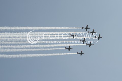  15.08.2015 WARSZAWA<br />OBCHODY SWIETA WOJSKA POLSKIEGO<br />DEFILADA POLSKICH SIL POWIETRZNYCH NAD WARSZAWA<br />N/Z SAMOLOTY SZKOLNE PZL-130 PZL 130 ORLIK<br /> 