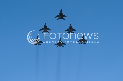  15.08.2015 WARSZAWA<br />OBCHODY SWIETA WOJSKA POLSKIEGO<br />UROCZYSTOSCI PANSTWOWE<br />N/Z SAMOLOTY WOJSKOWE MIG-29 MIG29<br /> 