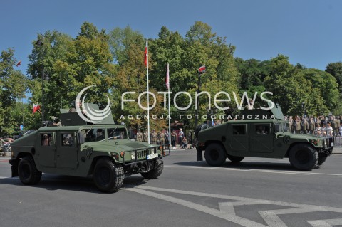  15.08.2015 WARSZAWA<br />OBCHODY SWIETA WOJSKA POLSKIEGO<br />UROCZYSTOSCI PANSTWOWE<br />N/Z POJAZD WOJSKOWY HUMMER<br /> 