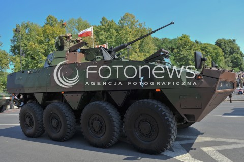  15.08.2015 WARSZAWA<br />OBCHODY SWIETA WOJSKA POLSKIEGO<br />UROCZYSTOSCI PANSTWOWE<br />N/Z POJAZD WOJSKOWY<br /> 