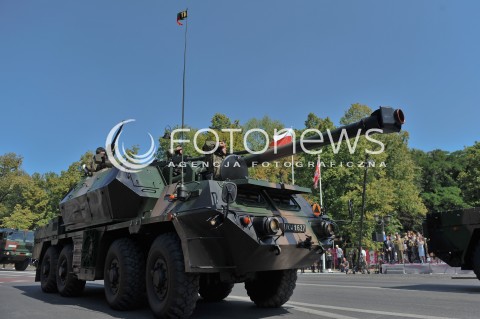  15.08.2015 WARSZAWA<br />OBCHODY SWIETA WOJSKA POLSKIEGO<br />UROCZYSTOSCI PANSTWOWE<br />N/Z POJAZD WOJSKOWY<br /> 