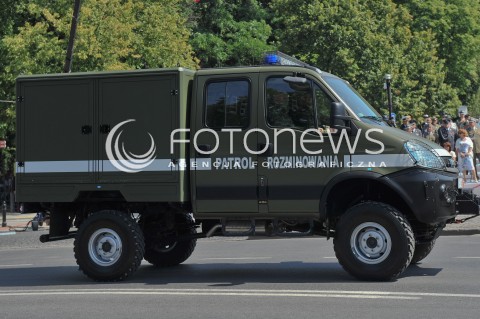  15.08.2015 WARSZAWA<br />OBCHODY SWIETA WOJSKA POLSKIEGO<br />UROCZYSTOSCI PANSTWOWE<br />N/Z POJAZD WOJSKOWY PATROL ROZMINOWANIA<br /> 