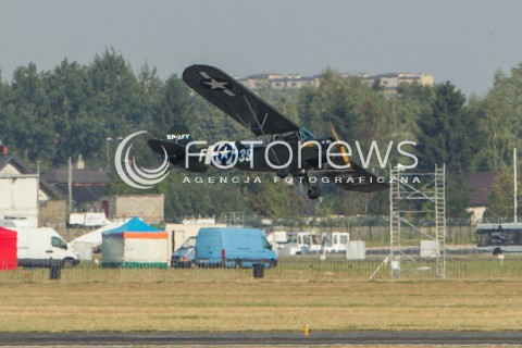  22.08.2015 RADOM <br />MIEDZYNARODOWE POKAZY LOTNICZE RADOM AIRSHOW 2015 <br />PODCZAS POKAZOW ZAPREZENTOWANYCH ZOSTANIE 180 STATKOW POWIETRZNYCH Z 22 KRAJOW <br />N/Z SAMOLOT PIPER J-3 J3 CUB REJESTRACJA SP-AFY<br /> 