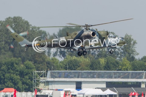  22.08.2015 RADOM <br />MIEDZYNARODOWE POKAZY LOTNICZE RADOM AIRSHOW 2015 <br />PODCZAS POKAZOW ZAPREZENTOWANYCH ZOSTANIE 180 STATKOW POWIETRZNYCH Z 22 KRAJOW <br />N/Z SMIGLOWIEC HELIKOPTER MI-24 CZESKICH SIL POWIETRZNYCH<br /> 