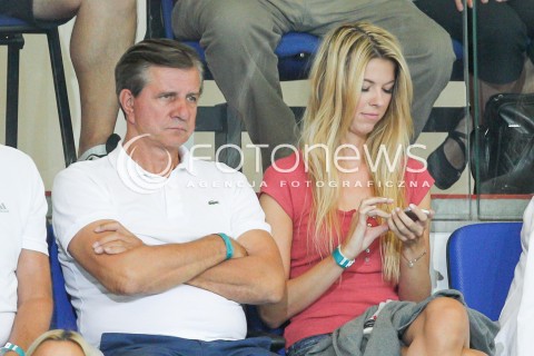  !!! BRAK ZGODY NA PUBLIKACJE WIZERUNKU !!!<br />23.08.2015 TORUN ARENA<br />XIII MEMORIAL HUBERTA JERZEGO WAGNERA <br />MECZ POLSKA - IRAN ( MATCH POLAND - IRAN ) <br />N/Z PRZYGNEBIONY ZYGMUNT CHAJZER Z CORKA WERONIKA PODCZAS MECZU<br /> 