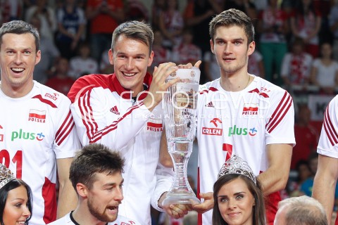  24.08.2015 TORUN ARENA<br />XIII MEMORIAL HUBERTA JERZEGO WAGNERA <br />CEREMONIA ZAKONCZENIA MEMORIALU UROCZYSTOSC DEKORACJA OPRAWA<br />N/Z REPREZENTACJA POLSKI - PIERWSZE MIEJSCE RADOSC WYGRANA EMOCJE PODIUM PUCHAR ZWYCIESTWO WOJCIECH WLODARCZYK KAROL KLOS <br /> 