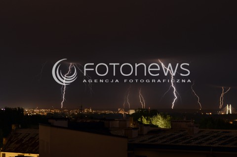  28.05.2016 WARSZAWA <br />WARSZAWA NOCA<br />N/Z WYLADOWANIA ATMOSFERYCZNE<br /> 