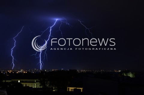  28.05.2016 WARSZAWA <br />WARSZAWA NOCA<br />N/Z WYLADOWANIA ATMOSFERYCZNE<br /> 