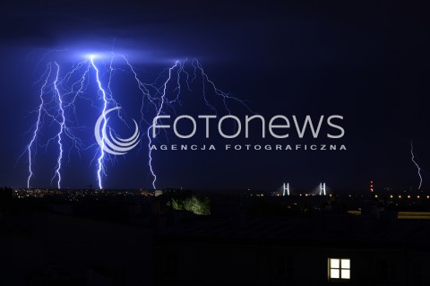  28.05.2016 WARSZAWA <br />WARSZAWA NOCA<br />N/Z WYLADOWANIA ATMOSFERYCZNE<br /> 