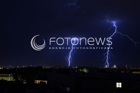  28.05.2016 WARSZAWA <br />WARSZAWA NOCA<br />N/Z WYLADOWANIA ATMOSFERYCZNE<br /> 