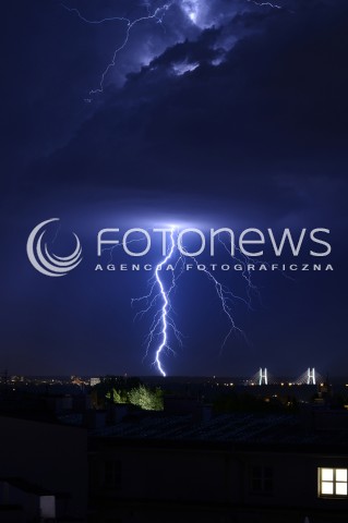  28.05.2016 WARSZAWA <br />WARSZAWA NOCA<br />N/Z WYLADOWANIA ATMOSFERYCZNE<br /> 