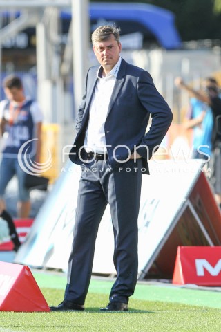  30.08.2015 MIELEC <br />PILKA NOZNA T-MOBILE EKSTRAKLASA SEZON 2015/2016 7. KOLEJKA <br />FOOTBALL POLISH EKSTRAKLASA SEASON 2015/2016 <br />MECZ TERMALICA BRUK-BET NIECIECZA - LECH POZNAN <br />N/Z MACIEJ SKORZA - I TRENER ( HEAD COACH ) SYLWETKA <br /> 