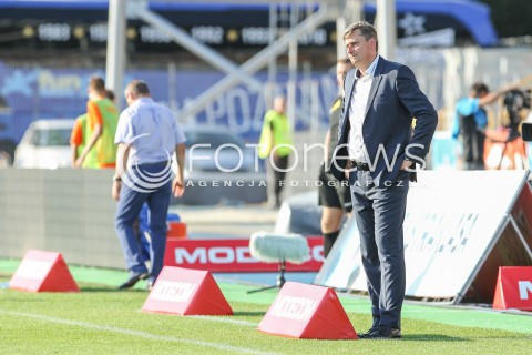  30.08.2015 MIELEC <br />PILKA NOZNA T-MOBILE EKSTRAKLASA SEZON 2015/2016 7. KOLEJKA <br />FOOTBALL POLISH EKSTRAKLASA SEASON 2015/2016 <br />MECZ TERMALICA BRUK-BET NIECIECZA - LECH POZNAN <br />N/Z MACIEJ SKORZA - I TRENER ( HEAD COACH ) SYLWETKA <br /> 