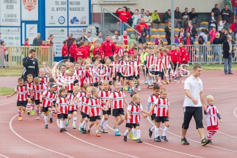  05.09.2015 RZESZOW<br />JUBILEUSZ 110-LECIA KLUBU RESOVIA RZESZOW<br />N/Z PREZENTACJA SEKCJI CWKS RESOVII RZESZOW MLODZI PILKARZE DZIECI<br /> 