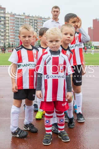  05.09.2015 RZESZOW<br />JUBILEUSZ 110-LECIA KLUBU RESOVIA RZESZOW<br />N/Z PREZENTACJA SEKCJI CWKS RESOVII RZESZOW MLODZI PILKARZE DZIECI<br /> 