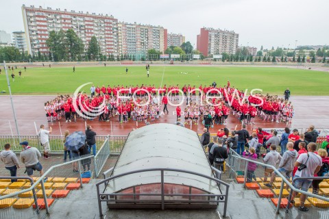  05.09.2015 RZESZOW<br />JUBILEUSZ 110-LECIA KLUBU RESOVIA RZESZOW<br />N/Z PREZENTACJA SEKCJI CWKS RESOVII RZESZOW MLODZI PILKARZE PILKARKI<br /> 