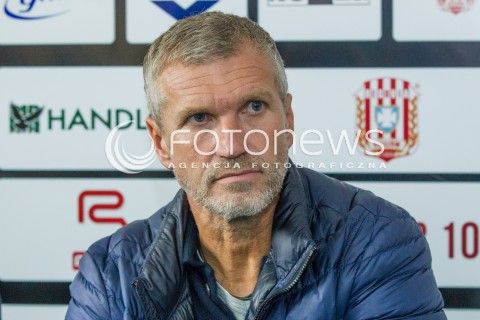  05.09.2015 RZESZOW<br />JUBILEUSZ 110-LECIA KLUBU RESOVIA RZESZOW<br />MECZ CWKS RESOVIA RZESZOW - LECHIA GDANSK<br />N/Z THOMAS VON HEESEN - I TRENER ( HEAD COACH ) SYLWETKA GLOWKA PORTRET<br /> 