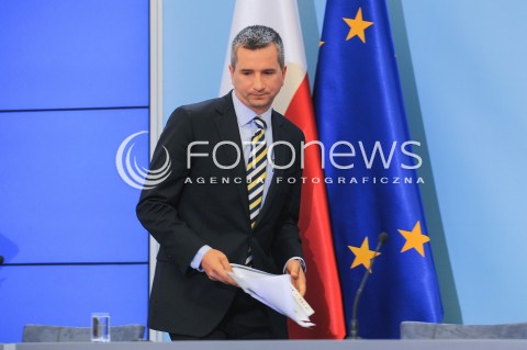  07.09.2015 WARSZAWA<br />KONFERENCJA PRASOWA RADY MINISTROW<br />N/Z MINISTER FINANSOW MATEUSZ SZCZUREK<br /> 