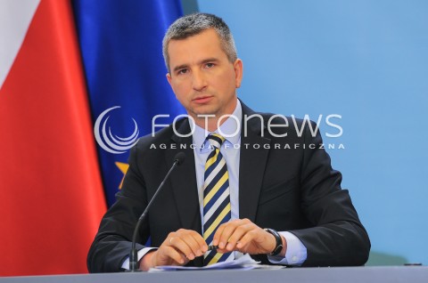  07.09.2015 WARSZAWA<br />KONFERENCJA PRASOWA RADY MINISTROW<br />N/Z MINISTER FINANSOW MATEUSZ SZCZUREK<br /> 