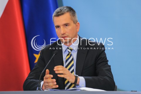  07.09.2015 WARSZAWA<br />KONFERENCJA PRASOWA RADY MINISTROW<br />N/Z MINISTER FINANSOW MATEUSZ SZCZUREK<br /> 