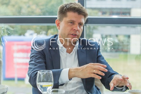  08.09.2015 RZESZOW<br />WIZYTA RYSZARDA PETRU W RZESZOWIE<br />RYSZARD PETRU POPARL PREZYDENTA RZESZOWA TADEUSZA FERENCA W WYBORACH DO SENATU<br />N/Z RYSZARD PETRU<br /> 