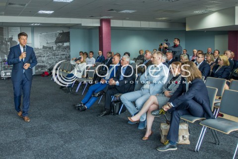  08.09.2015 RZESZOW<br />WIZYTA RYSZARDA PETRU W RZESZOWIE<br />N/Z RYSZARD PETRU SPOTKANIE Z PRZEDSIEBIORCAMI<br /> 