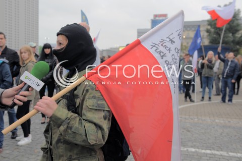  12.09.2015 WARSZAWA<br />MANIFESTACJA POLACY PRZECIW IMIGRANTOM<br />N/Z STRAJKUJACY<br /> 