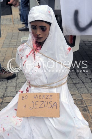  12.09.2015 WARSZAWA<br />MANIFESTACJA POLACY PRZECIW IMIGRANTOM<br />N/Z STRAJKUJACY<br /> 