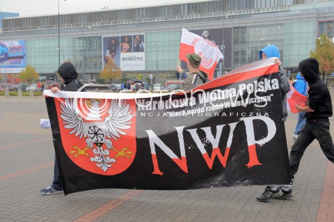  12.09.2015 WARSZAWA<br />MANIFESTACJA POLACY PRZECIW IMIGRANTOM<br />N/Z STRAJKUJACY NWP NARODOWA WOLNA POLSKA<br /> 