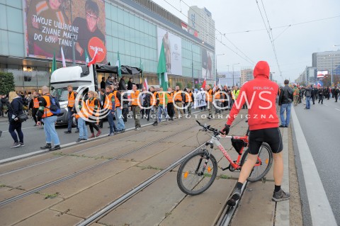  12.09.2015 WARSZAWA<br />MANIFESTACJA POLACY PRZECIW IMIGRANTOM<br />N/Z STRAJKUJACY<br /> 