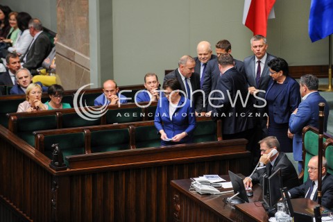  16.09.2015 WARSZAWA SEJM<br />NADZWYCZAJNE POSIEDZENIE SEJMU<br />N/Z PREMIER EWA KOPACZ RADA MINISTROW TOMASZ SIEMONIAK BORYS BUDKA<br /> 