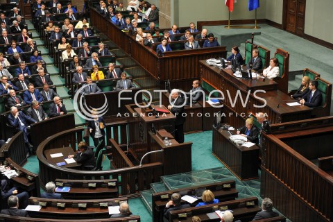  16.09.2015 WARSZAWA SEJM<br />NADZWYCZAJNE POSIEDZENIE SEJMU<br />N/Z JAROSLAW KACZYNSKI PRZEMAWIA W SEJMIE<br /> 