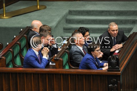  16.09.2015 WARSZAWA SEJM<br />NADZWYCZAJNE POSIEDZENIE SEJMU<br />N/Z PREMIER EWA KOPACZ RADA MINISTROW TOMASZ SIEMONIAK GRZEGORZ SCHETYNA TERESA PIOTROWSKA<br /> 