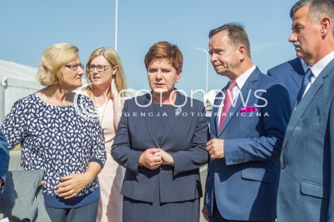  18.09.2015 RZESZOW<br />WIZYTA BEATY SZYDLO NA PODKARPACIU<br />WIZYTA W PARKU NAUKOWO TECHNOLOGICZNYM RZESZOW DWORZYSKO<br />N/Z BEATA SZYDLO (C), JOZEFA HRYNKIEWICZ (L), WLADYSLAW ORTYL (P)<br /> 