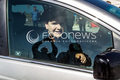  18.09.2015 RZESZOW<br />WIZYTA BEATY SZYDLO NA PODKARPACIU<br />WIZYTA W PARKU NAUKOWO TECHNOLOGICZNYM RZESZOW DWORZYSKO<br />N/Z BEATA SZYDLO SAMOCHOD AUTO<br /> 