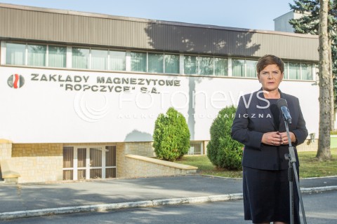  18.09.2015 ROPCZYCE<br />WIZYTA BEATY SZYDLO NA PODKARPACIU<br />WIZYTA W ZAKLADACH MAGNEZYTOWYCH<br />N/Z BEATA SZYDLO<br /> 