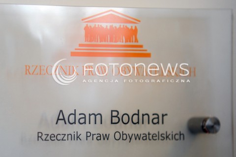  18.09.2015 WARSZAWA<br />KONFERENCJA PRASOWA RZECZNIKA PRAW OBYWATELSKICH<br />N/Z NAPIS TABLICA ADAM BODNAR RZECZNIK PRAW OBYWATELSKICH<br /> 
