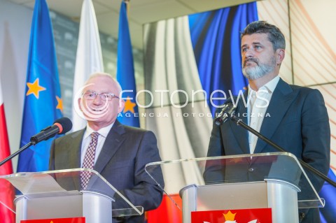  26.09.2015 WARSZAWA<br />KONFERENCJA PRASOWA LESZKA MILLERA I JANUSZA PALIKOTA<br />N/Z JANUSZ PALIKOT LESZEK MILLER<br /> 