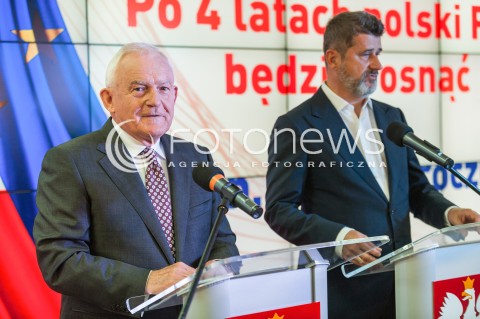  26.09.2015 WARSZAWA<br />KONFERENCJA PRASOWA LESZKA MILLERA I JANUSZA PALIKOTA<br />N/Z JANUSZ PALIKOT LESZEK MILLER<br /> 