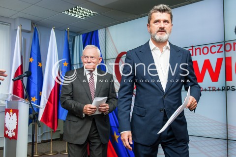  26.09.2015 WARSZAWA<br />KONFERENCJA PRASOWA LESZKA MILLERA I JANUSZA PALIKOTA<br />N/Z JANUSZ PALIKOT LESZEK MILLER<br /> 