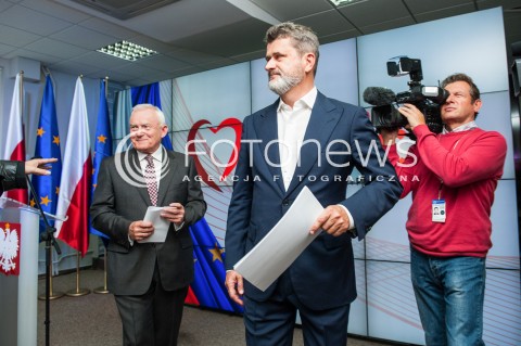  26.09.2015 WARSZAWA<br />KONFERENCJA PRASOWA LESZKA MILLERA I JANUSZA PALIKOTA<br />N/Z JANUSZ PALIKOT LESZEK MILLER<br /> 