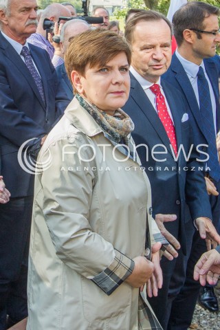  04.10.2015 STRACHOCINA <br />WIZYTA PREZESA PIS JAROSLAWA KACZYNSKIEGO I KANDYDATKI PIS NA URZAD PREMIERA BEATY SZYDLO W SANKTUARIUM SW. ANDRZEJA BOBOLI W STRACHOCINIE NA PODKARPACIU<br />N/Z BEATA SZYDLO WLADYSLAW ORTYL<br /> 
