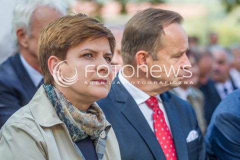  04.10.2015 STRACHOCINA <br />WIZYTA PREZESA PIS JAROSLAWA KACZYNSKIEGO I KANDYDATKI PIS NA URZAD PREMIERA BEATY SZYDLO W SANKTUARIUM SW. ANDRZEJA BOBOLI W STRACHOCINIE NA PODKARPACIU<br />N/Z BEATA SZYDLO WLADYSLAW ORTYL<br /> 