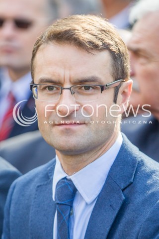  04.10.2015 STRACHOCINA <br />WIZYTA PREZESA PIS JAROSLAWA KACZYNSKIEGO I KANDYDATKI PIS NA URZAD PREMIERA BEATY SZYDLO W SANKTUARIUM SW. ANDRZEJA BOBOLI W STRACHOCINIE NA PODKARPACIU<br />N/Z TOMASZ POREBA<br /> 