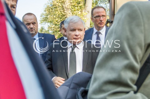 04.10.2015 STRACHOCINA <br />WIZYTA PREZESA PIS JAROSLAWA KACZYNSKIEGO I KANDYDATKI PIS NA URZAD PREMIERA BEATY SZYDLO W SANKTUARIUM SW. ANDRZEJA BOBOLI W STRACHOCINIE NA PODKARPACIU<br />N/Z JAROSLAW KACZYNSKI<br /> 