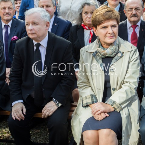  04.10.2015 STRACHOCINA <br />WIZYTA PREZESA PIS JAROSLAWA KACZYNSKIEGO I KANDYDATKI PIS NA URZAD PREMIERA BEATY SZYDLO W SANKTUARIUM SW. ANDRZEJA BOBOLI W STRACHOCINIE NA PODKARPACIU<br />N/Z JAROSLAW KACZYNSKI BEATA SZYDLO<br /> 