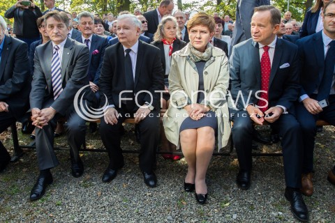  04.10.2015 STRACHOCINA <br />WIZYTA PREZESA PIS JAROSLAWA KACZYNSKIEGO I KANDYDATKI PIS NA URZAD PREMIERA BEATY SZYDLO W SANKTUARIUM SW. ANDRZEJA BOBOLI W STRACHOCINIE NA PODKARPACIU<br />N/Z JAROSLAW KACZYNSKI BEATA SZYDLO MAREK KUCHCINSKI WLADYSLAW ORTYL<br /> 